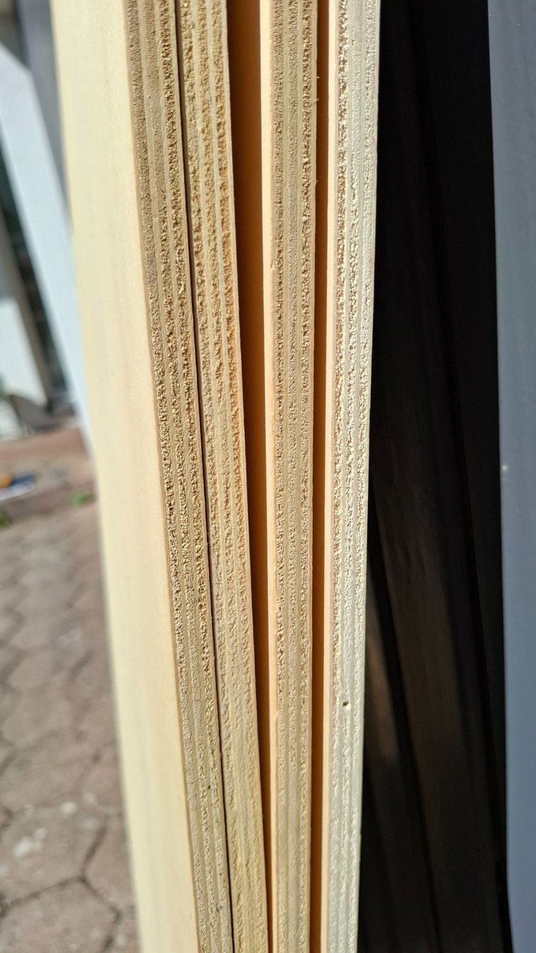 Articoli in legno: Diverse Sperrholzplatten gebraucht – Usato da Winterberg ZH venduto da Andora56 2
