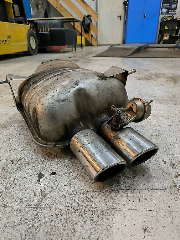 Auspuffanlagen: BMW E46 330Ci Endschalldämpfer – Gebraucht aus Sulgen von srtmitch 3