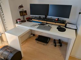 IKEA MALM Schreibtisch / Desk with Pull-Out Panel