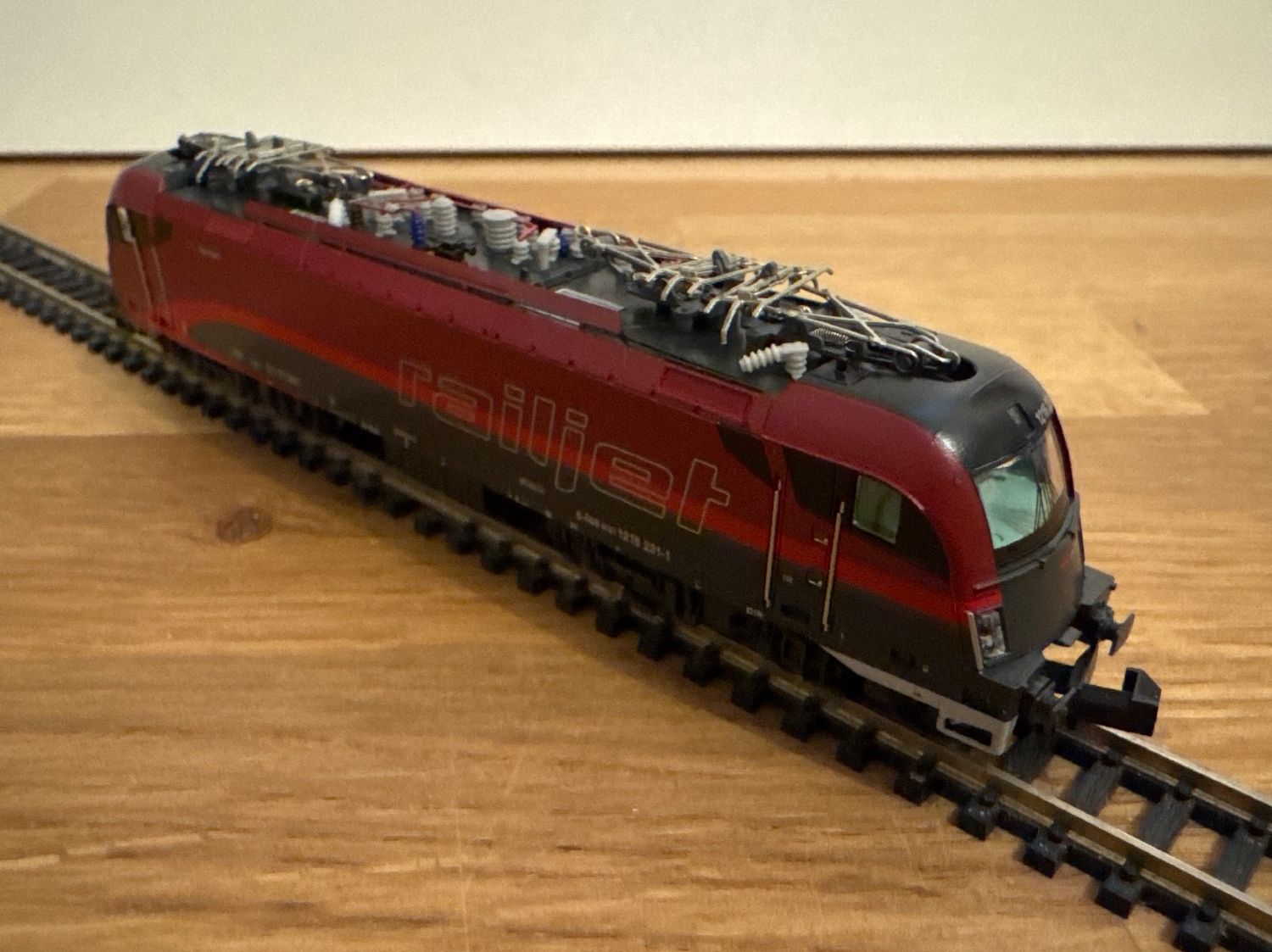 Hobbytrain Modellini di ferrovie: Hobbytrain 2732 ÖBB Br 1216 231"Railjet" – Nuovo (secondo la descrizione) da Schlierbach venduto da Look8 1