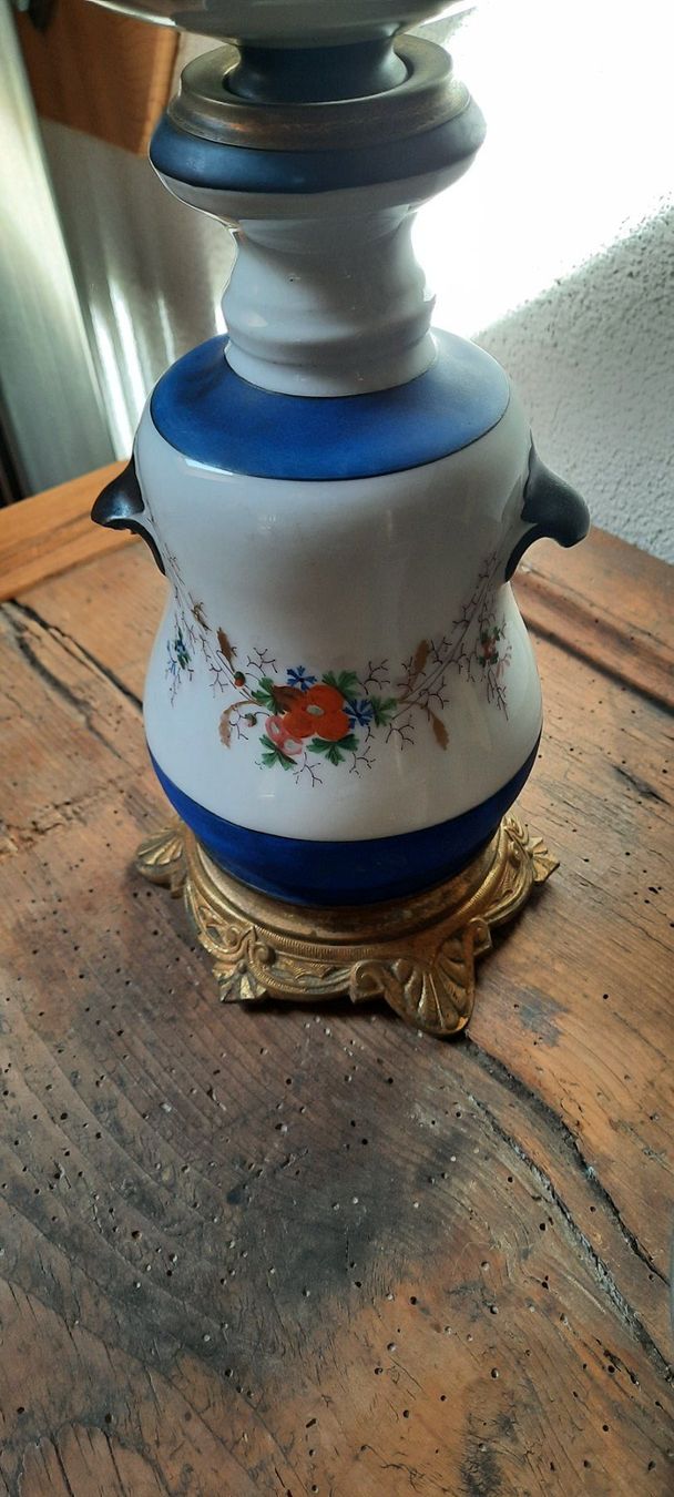 Lampade: Petroleumlampe alt mit Docht. Weiss/Blau mit Blümchen – Usato da Uetendorf venduto da Neidem 6