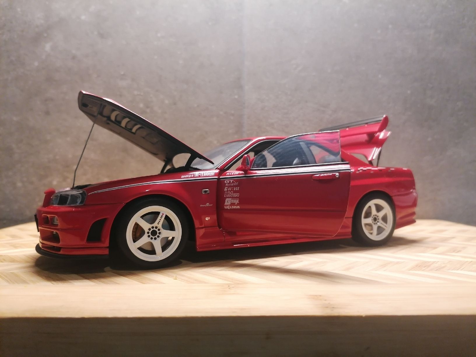 Nissan Skyline R34 GTR R1 R-Tune AutoArt 1:18 (Neu und originalverpackt ...