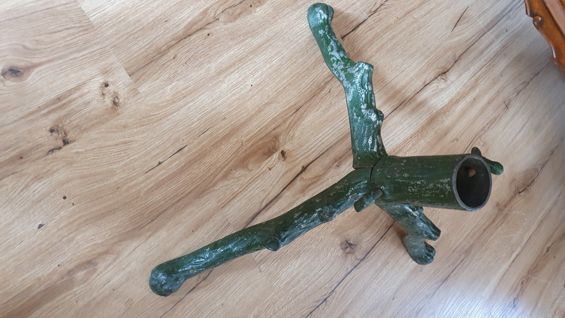 Altro in Decorazioni & Accessori: Jugendstil Christbaum Ständer – Usato da Flawil venduto da Naphtali 8