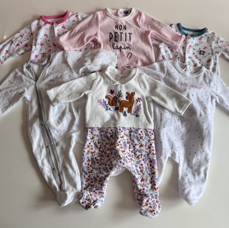 6 Pyjamas / Schlafanzüge für Mädchen – Gr. 62 (3 Mt.)