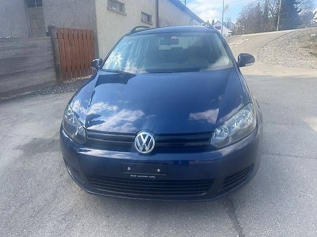 Automobili: VW GOLF Var . 1.2 2TSI – Usato da Zürich venduto da balve30