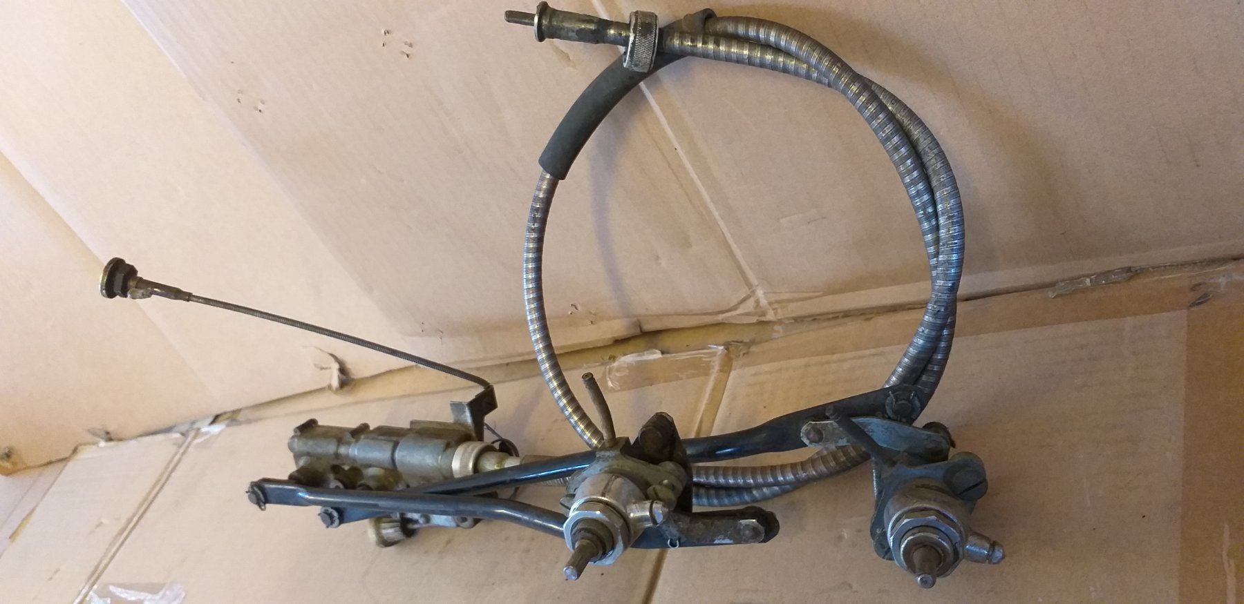 Citroën Alle Autoersatzteile: CITROEN  2 CH.  MECANISME ESSUIE-GLACE PAR CABLE COMPTEUR – Gebraucht aus cortébert von rlv 3