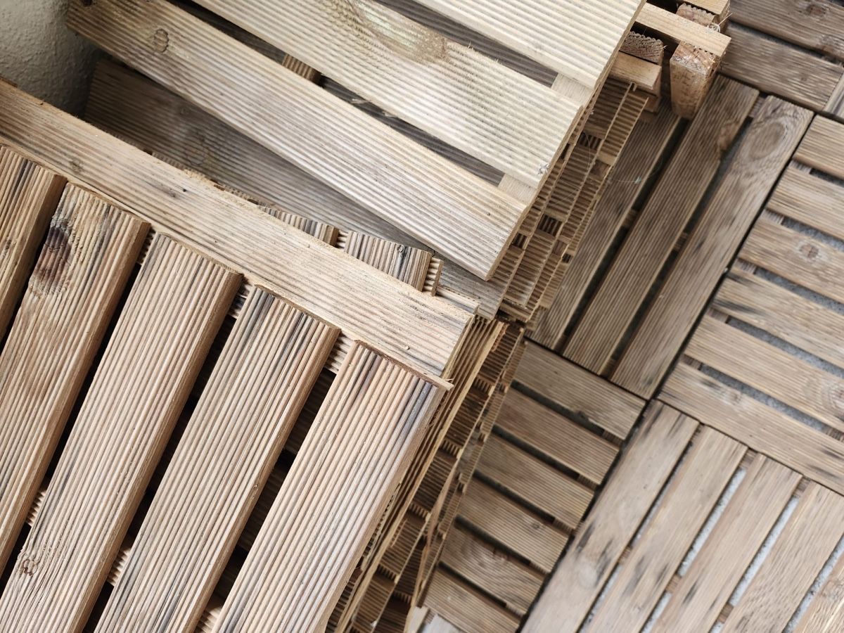 Articoli in legno: Holzboden Terrassenplatten – Usato da Uetikon am See venduto da saritta 2
