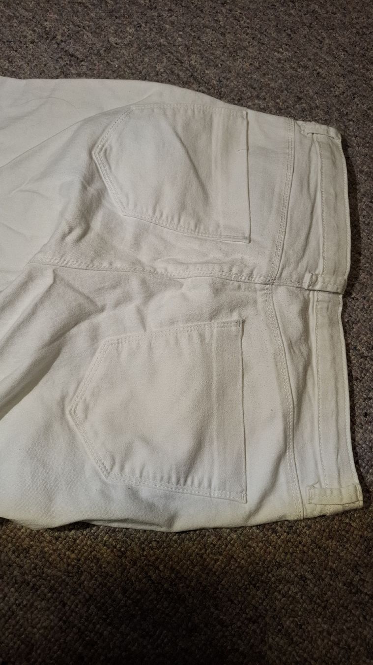 C&A Pantalons: Damen Hose Clockhouse weiss Grösse 40 – Neuf (Voir description) à Schwerzenbach par jol_5sfk 2