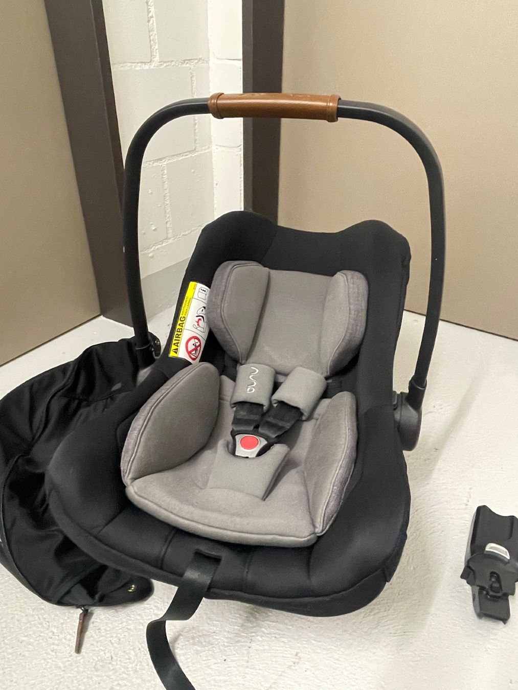 Nuna Seggiolini per auto: Nuna PIPA Next Babyschale + Kinderwagen-Adapter – Usato da Thalwil venduto da brunof 2