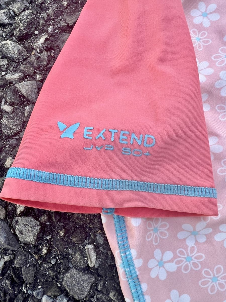 Costumi da bagno & Bikini: Bade-Shirt Extend Grösse 110 Blumenmuster Pink – Usato da Uetendorf venduto da pink2 2