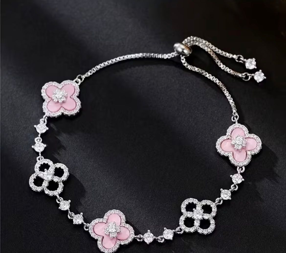 Bracciali & Braccialetti: Ein Zufälliges Schmuckstück – Usato da Zürich venduto da Tyksa