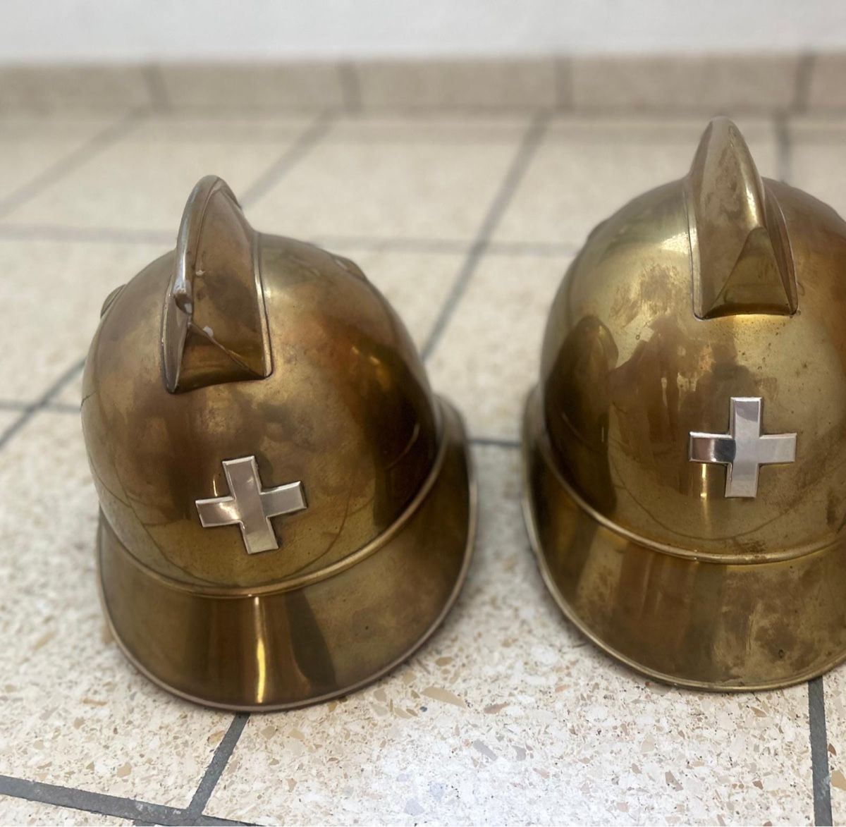 Feuerwehr: Goldener Feuerwehrhelm – Gebraucht aus Rothenthurm von Corinne116