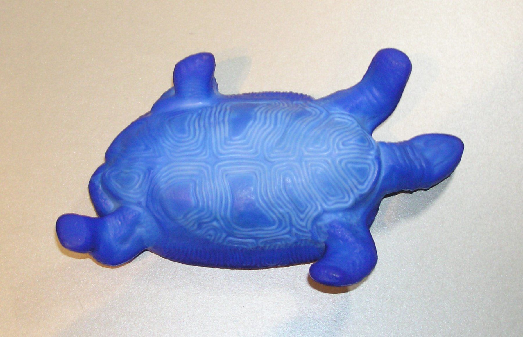 Figuren: Blaue Glas Bonboniere Schildkröte – Gebraucht aus Grenchen von Antique-hunter 5