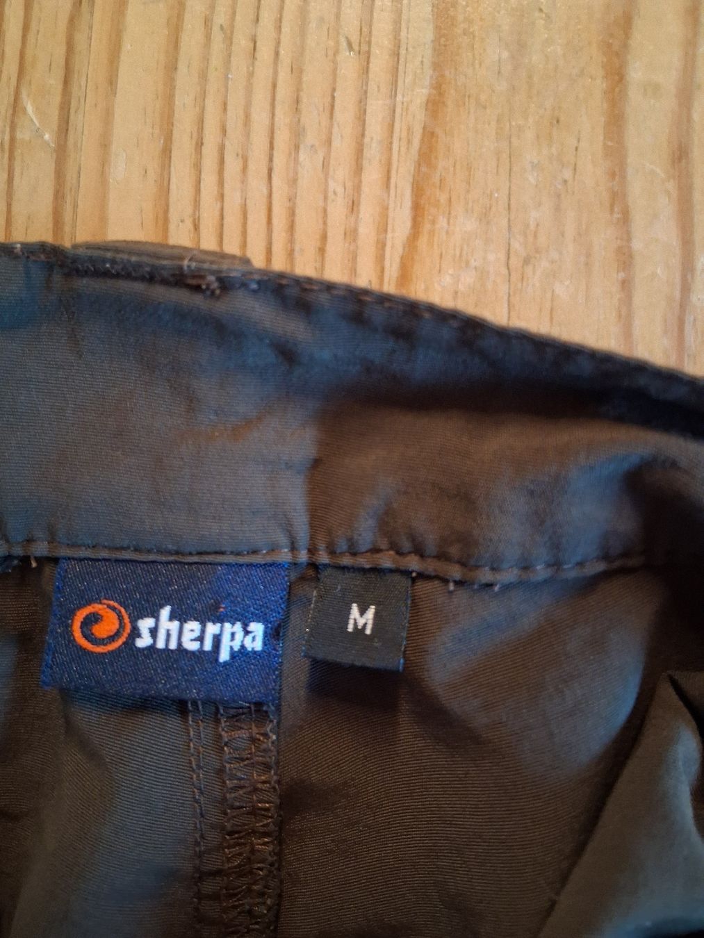 Sherpa Hosen: Sherpa Freizeithose M – Gebraucht aus Brittnau von Gismo2012 2