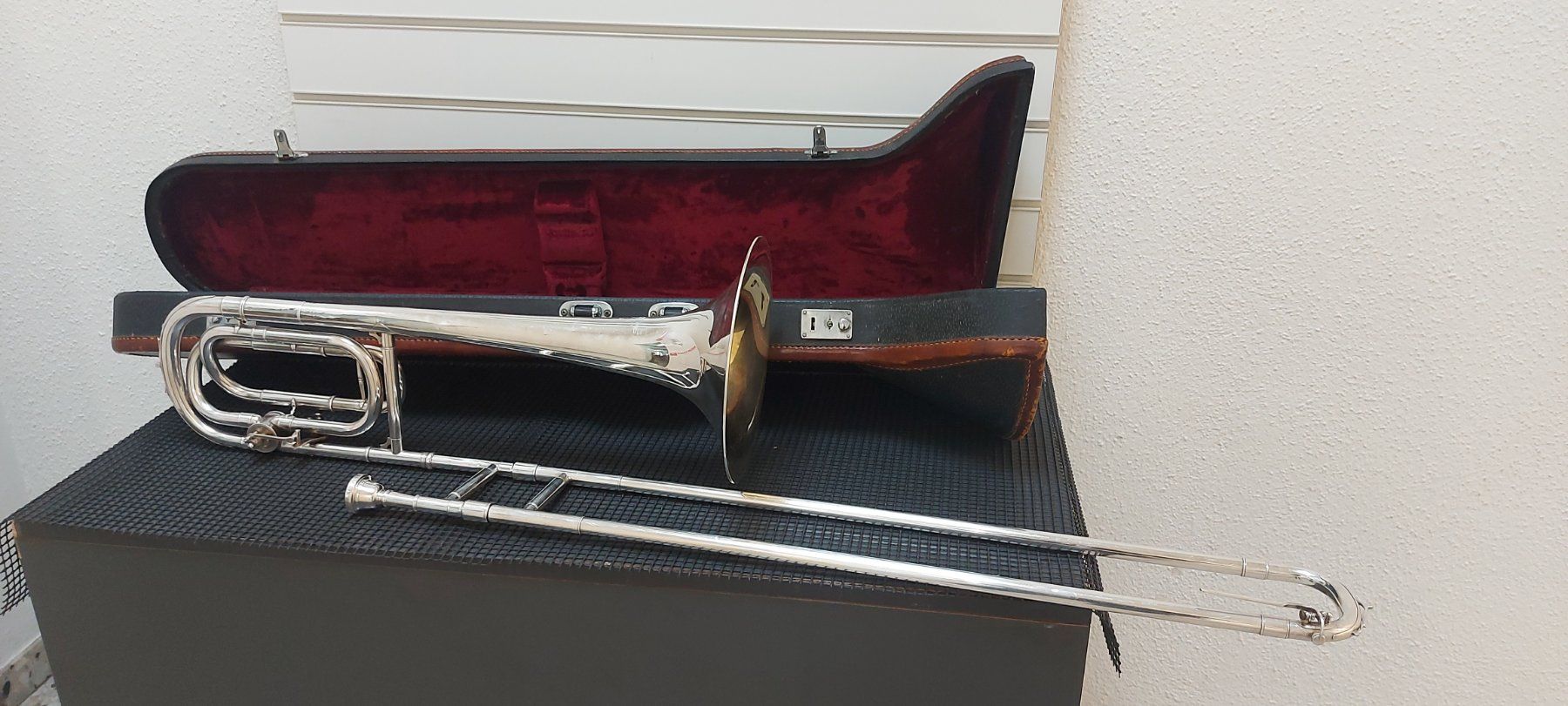 Strumenti musicali: Posaune mit quartventil Lark M 4026 inkl.koffer – Usato da Glattbrugg venduto da Swissmusik