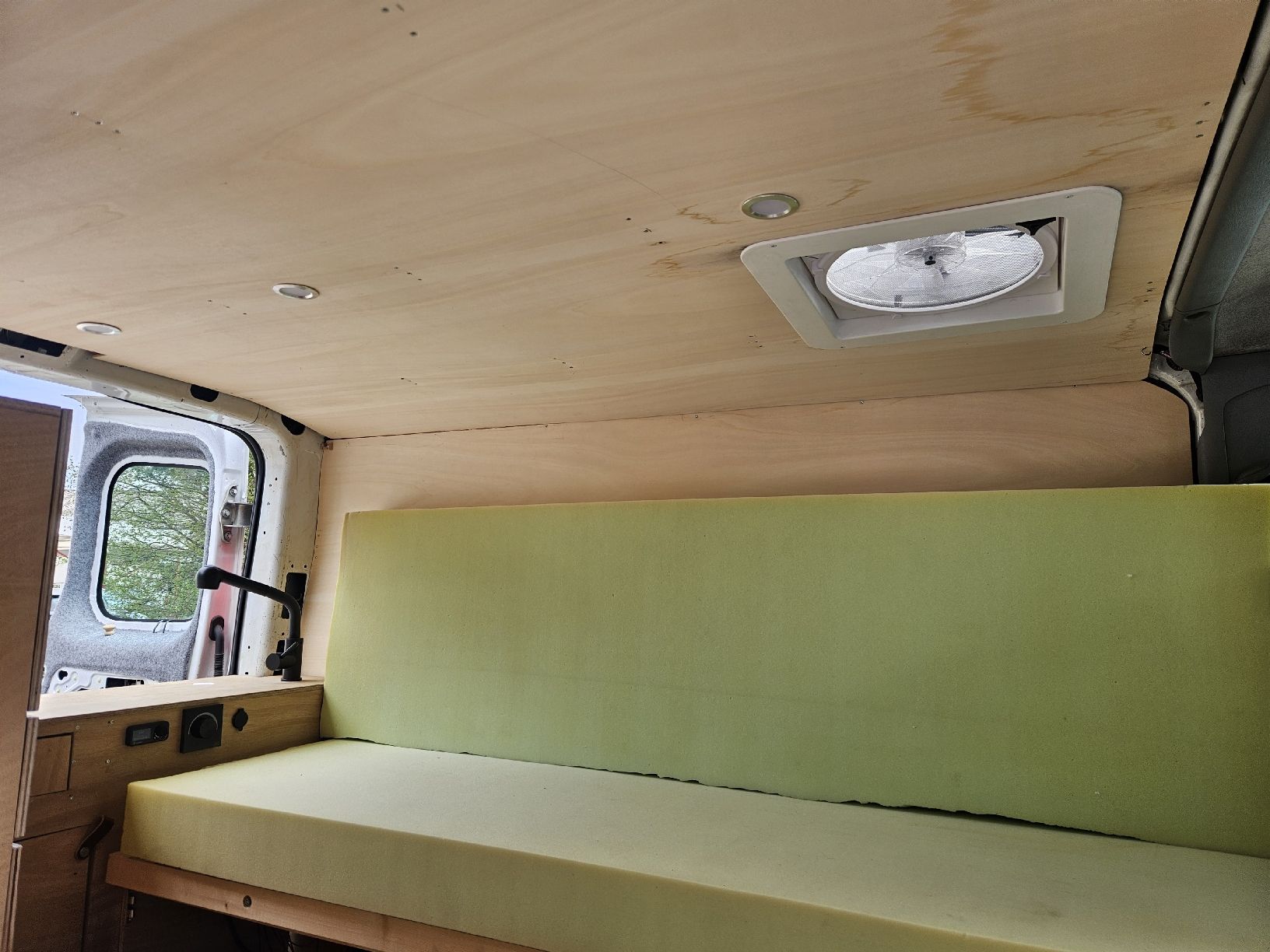 Veicoli da campeggio: opel Vivaro Camper umbau  – Usato da Mosnang venduto da bie_mh9k 6