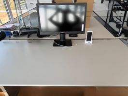 höhenverstellbarer Pult/ Tisch/ Schreibtisch smartline grau