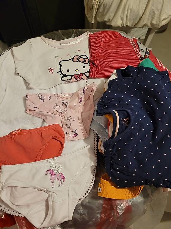 Lotti & Set di vestiti: Kleiderpaket Gr. 86/92, über 70 Teile  – Usato da Fällanden venduto da vickita1 1