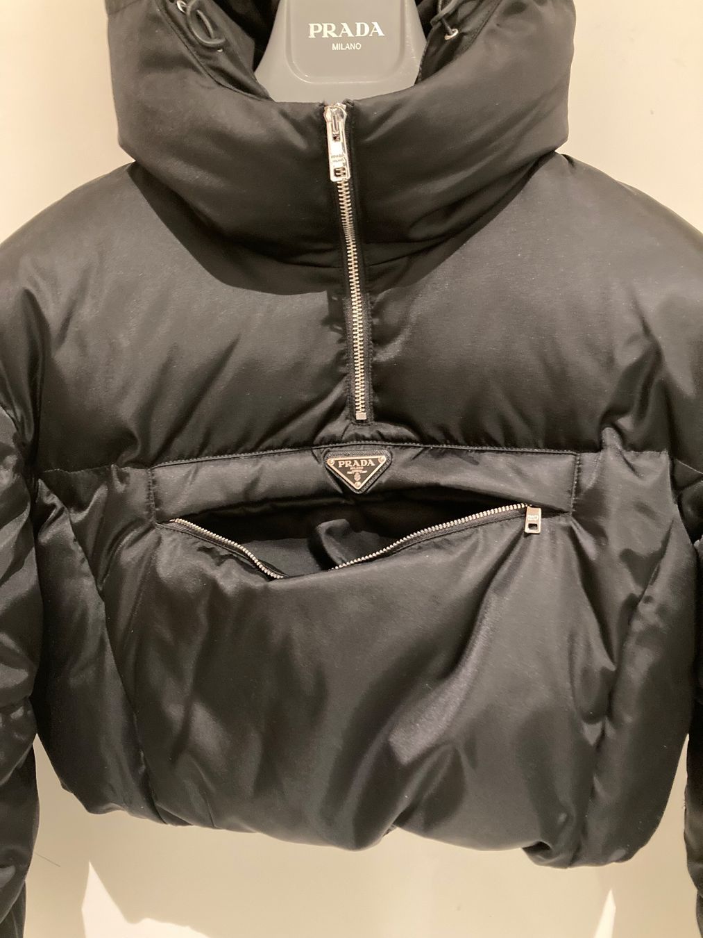 Prada Giacche: Prada Jacke re-nylon no.36 OVERSIZE – Usato da Paradiso venduto da Kayakara 2