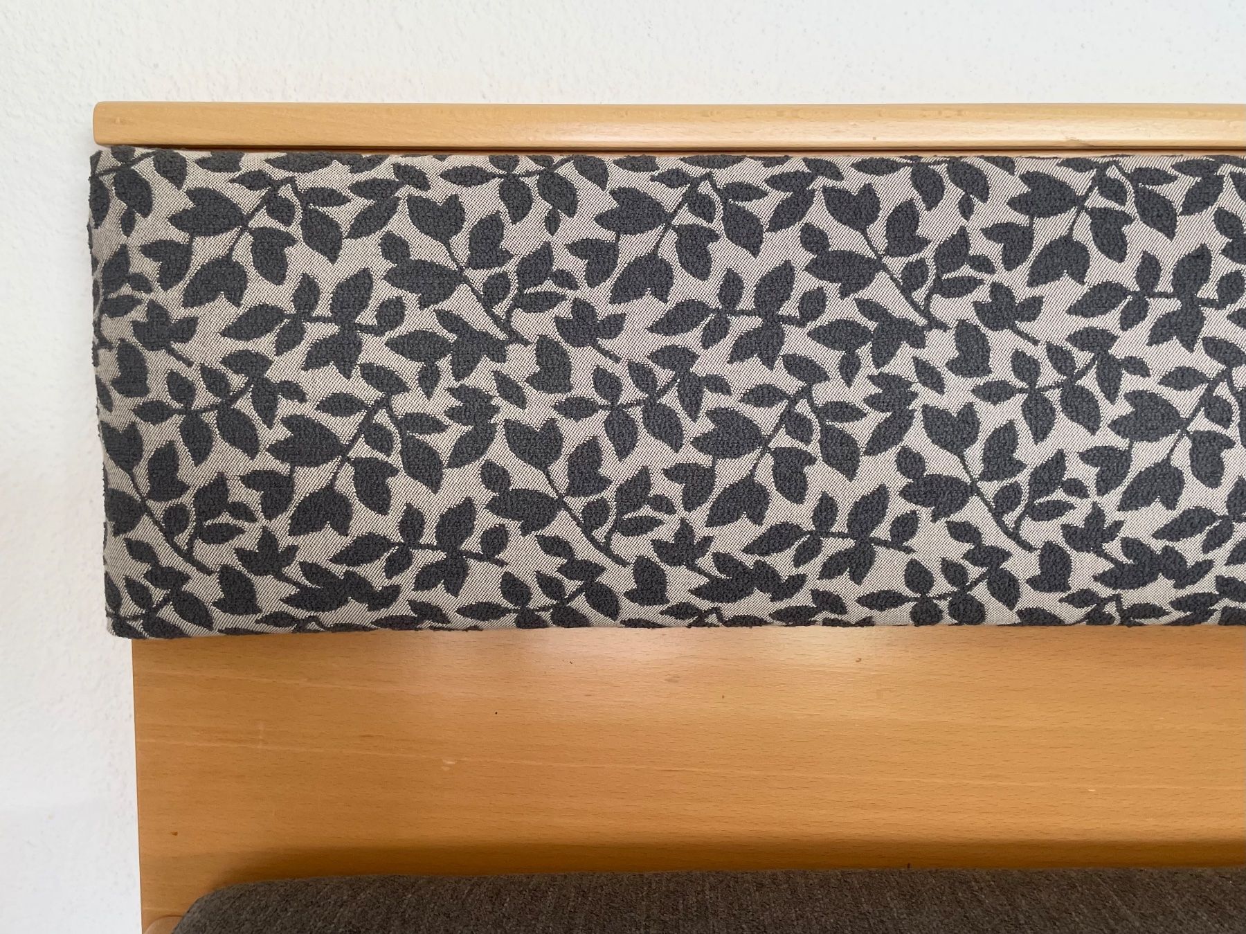 Set di tavolo e panche: Tisch mit 4 Stühlen & Eckbank (als Set oder einzeln) – Usato da Zürich venduto da gabibenz 4