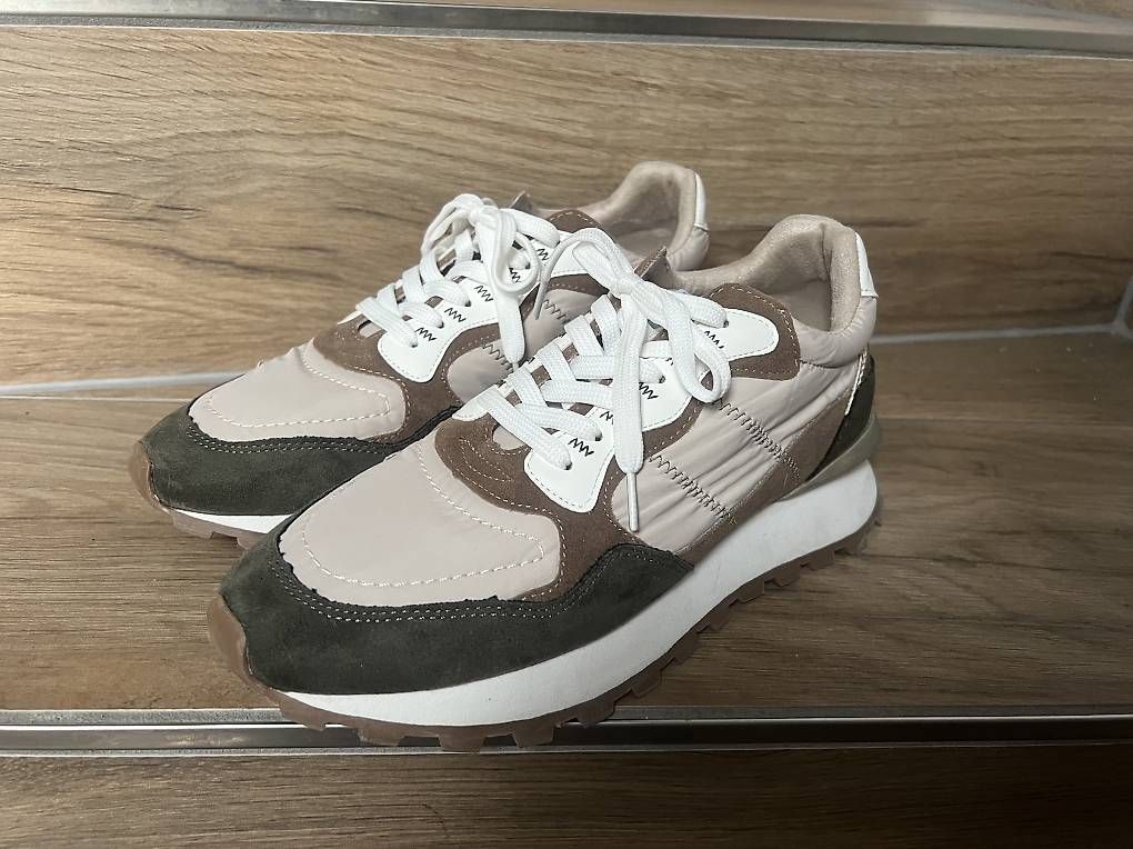Scarpe da donna: Sneaker neu – Usato da Schnottwil venduto da pacha08