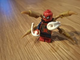 Lego Marvel Spider-Man Figur mit Zubehör 