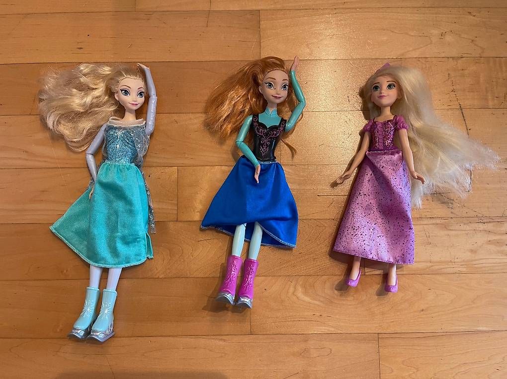 Bambole: Anna und Elsa und eine weitere Prinzessin – Usato da Wilen b. Wil venduto da Sarah3 1