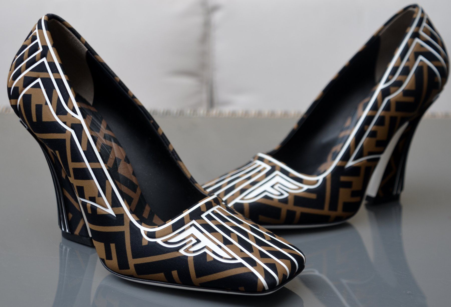 Fendi Damenschuhe: Pumps Fendi FFreedom 37,5 – Gebraucht aus Collonges von arashee 2