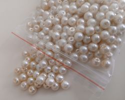 Glasperlen zum Schmuck basteln 