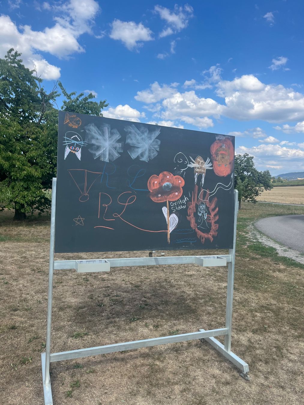 Wandtafeln: Wandtafel  auf Ständer mit 4 Rollen – Gebraucht aus Allmendingen b. BE von juair 5