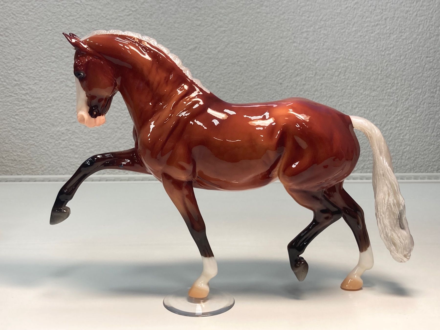Statuette: Breyer Glossy Breyerfest 2025 Surprise model – Nuovo (secondo la descrizione) da Volketswil venduto da Nessie66 1