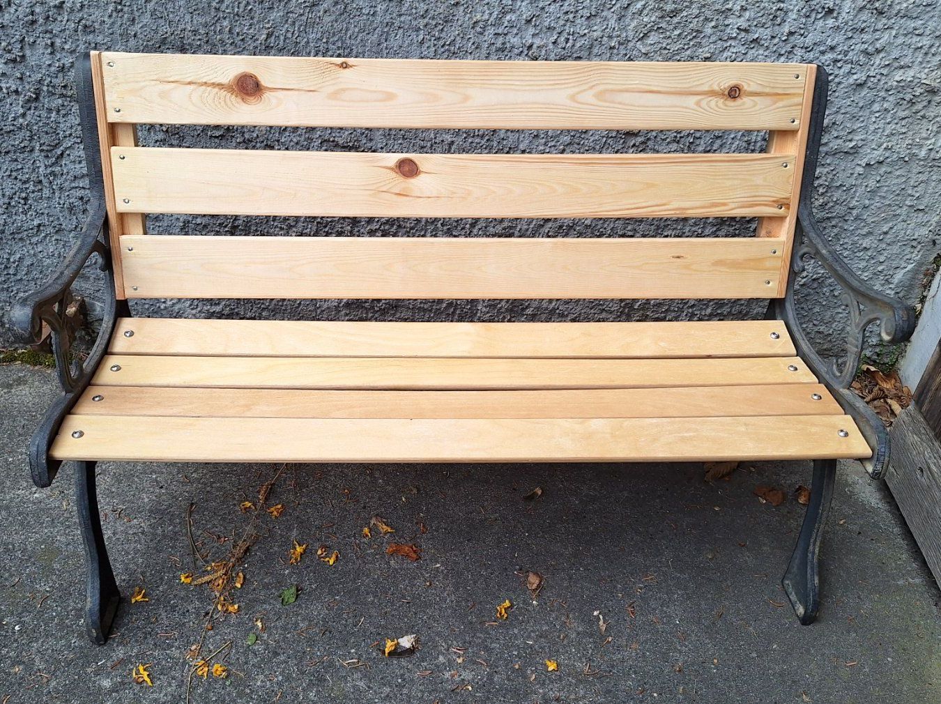 Bänke: Kinderbänkchen  , Metall /Holz – Gebraucht aus Dornach von majo8689