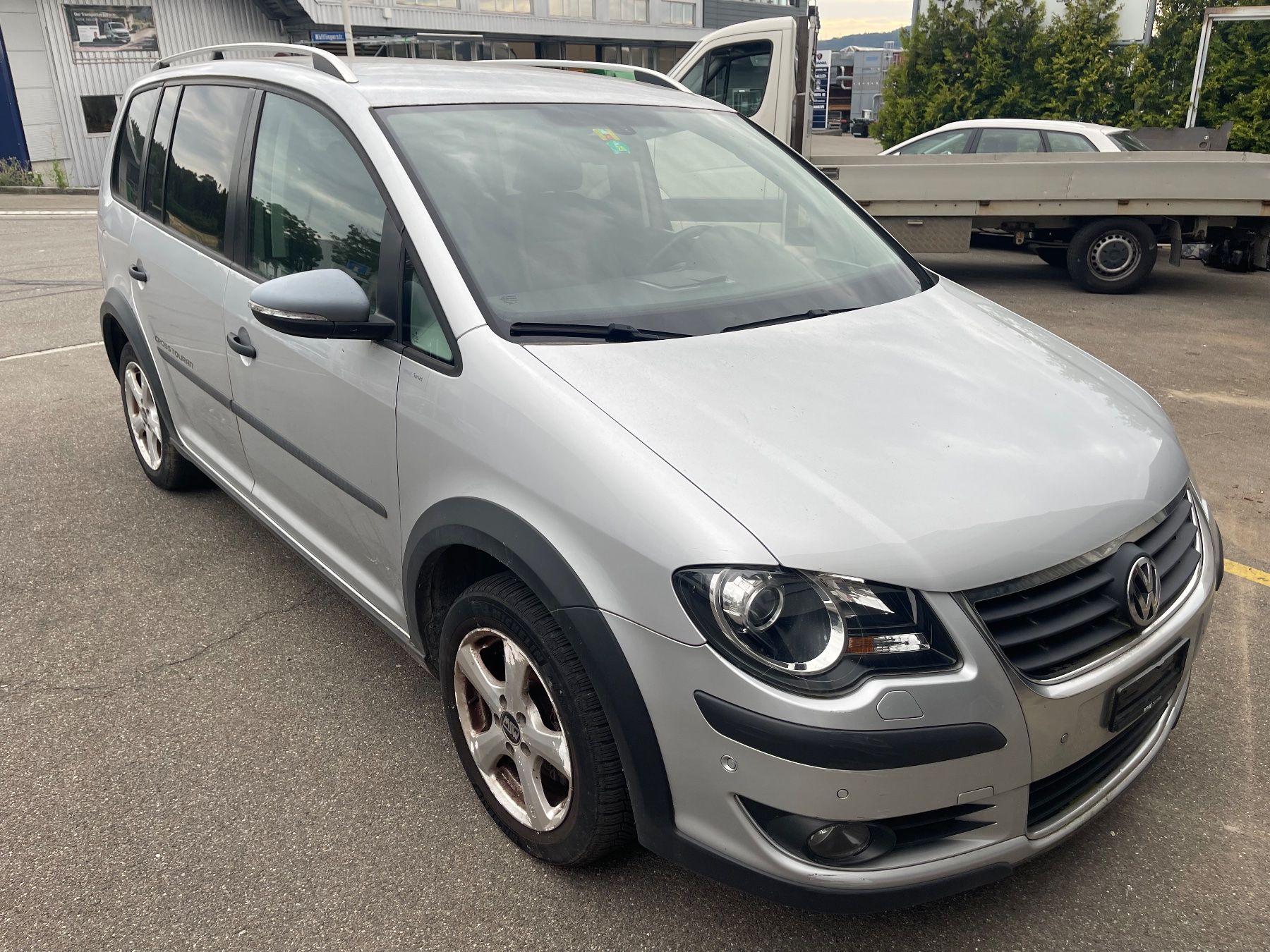 VW Autos: VW Cross Touran 1.4 TSI 7 Plätzer – Gebraucht aus Winterthur von CamperBau 2