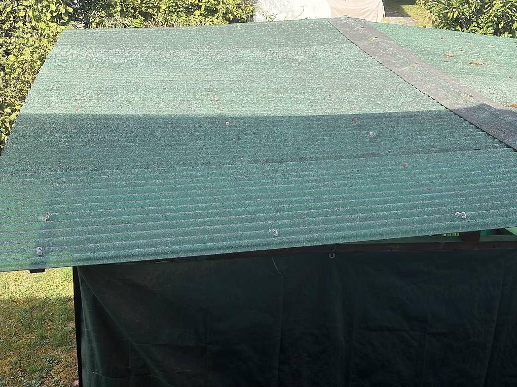 Servierplatten: 10 Stk. Welldachplatten (Kunststoff) – Gebraucht aus Wangen ZH von Ssunbeam 1
