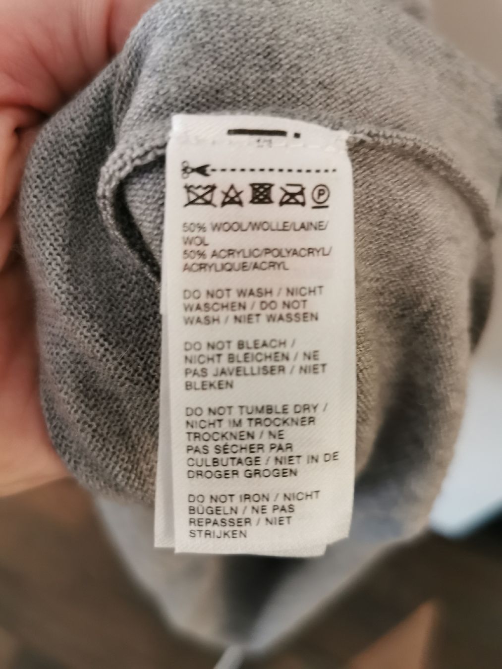 DKNY Maglioni & Felpe: Donna Karan Pullover Gr S, WOLLE, NEU – Nuovo (secondo la descrizione) da Erlenbach ZH venduto da alisamilana 2