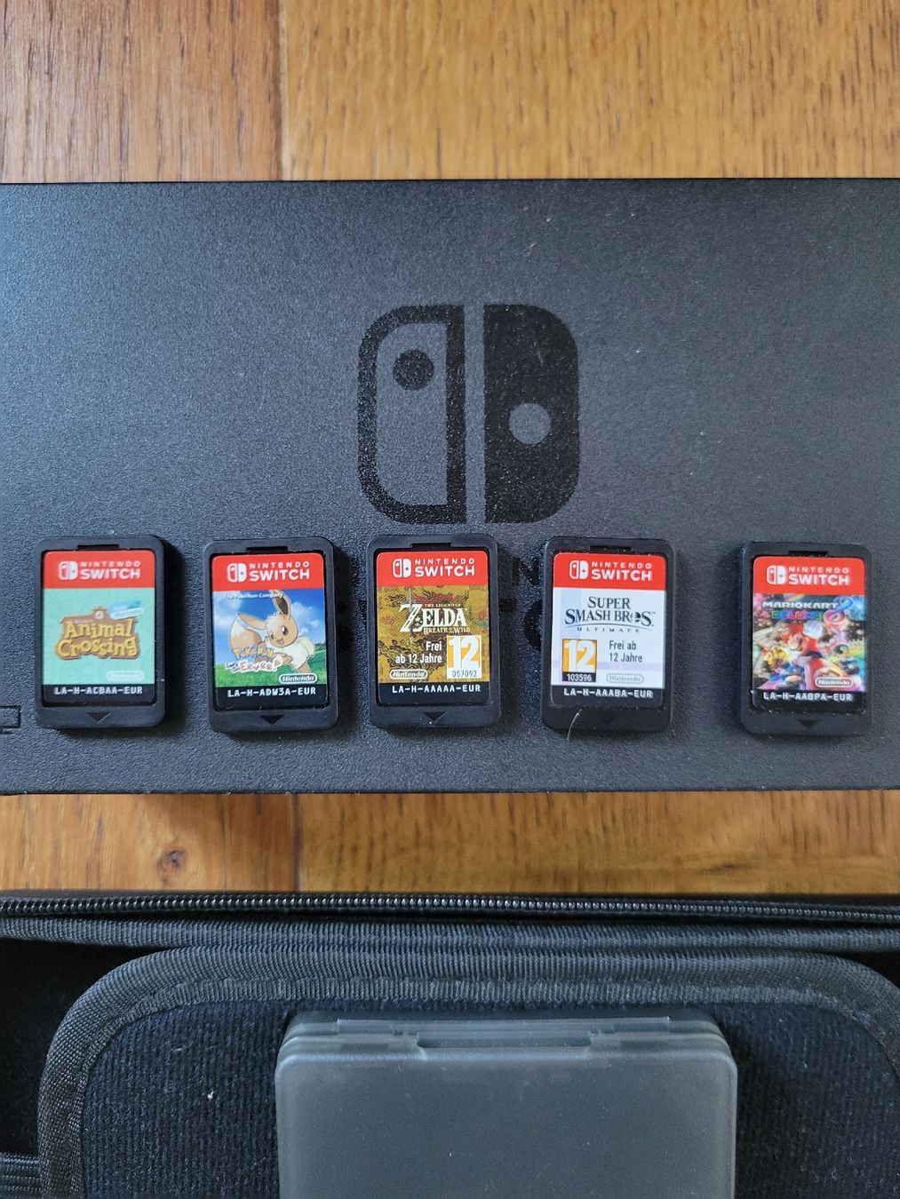 Nintendo Console: Nintendo Switch + 5 Games + Zubehör – Usato da Bern venduto da Seralic 1