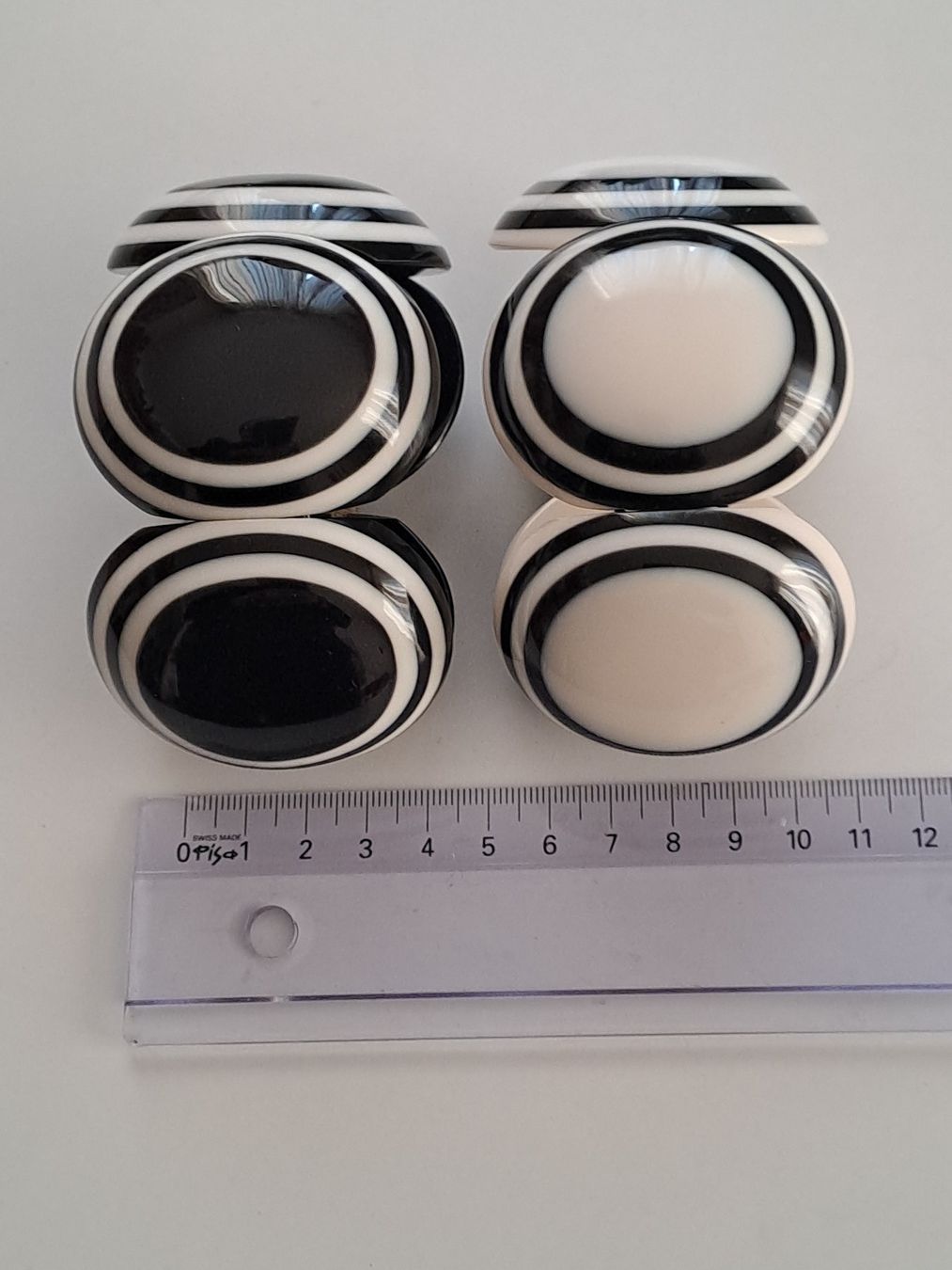 Bracciali & Braccialetti: 2 BRACELETS  BAKELITE NOIR-BLANC – Usato da LAUSANNE venduto da KWEW 5