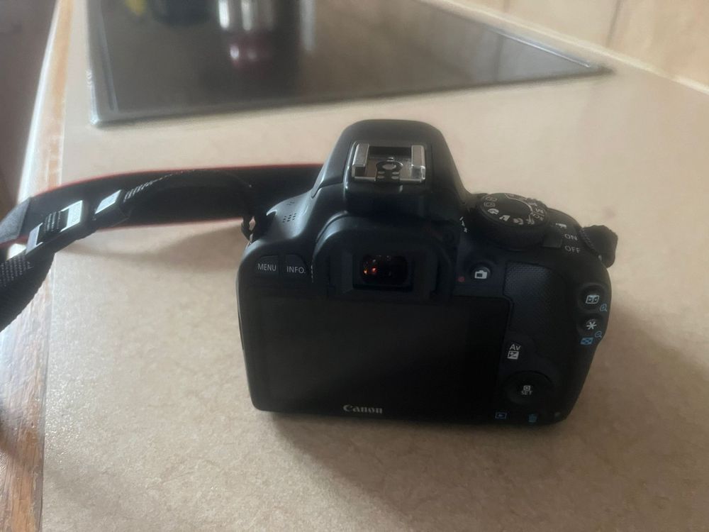 Canon Appareil photo: Canon Eos 100 D – D'occasion à Effretikon par Rover77 1