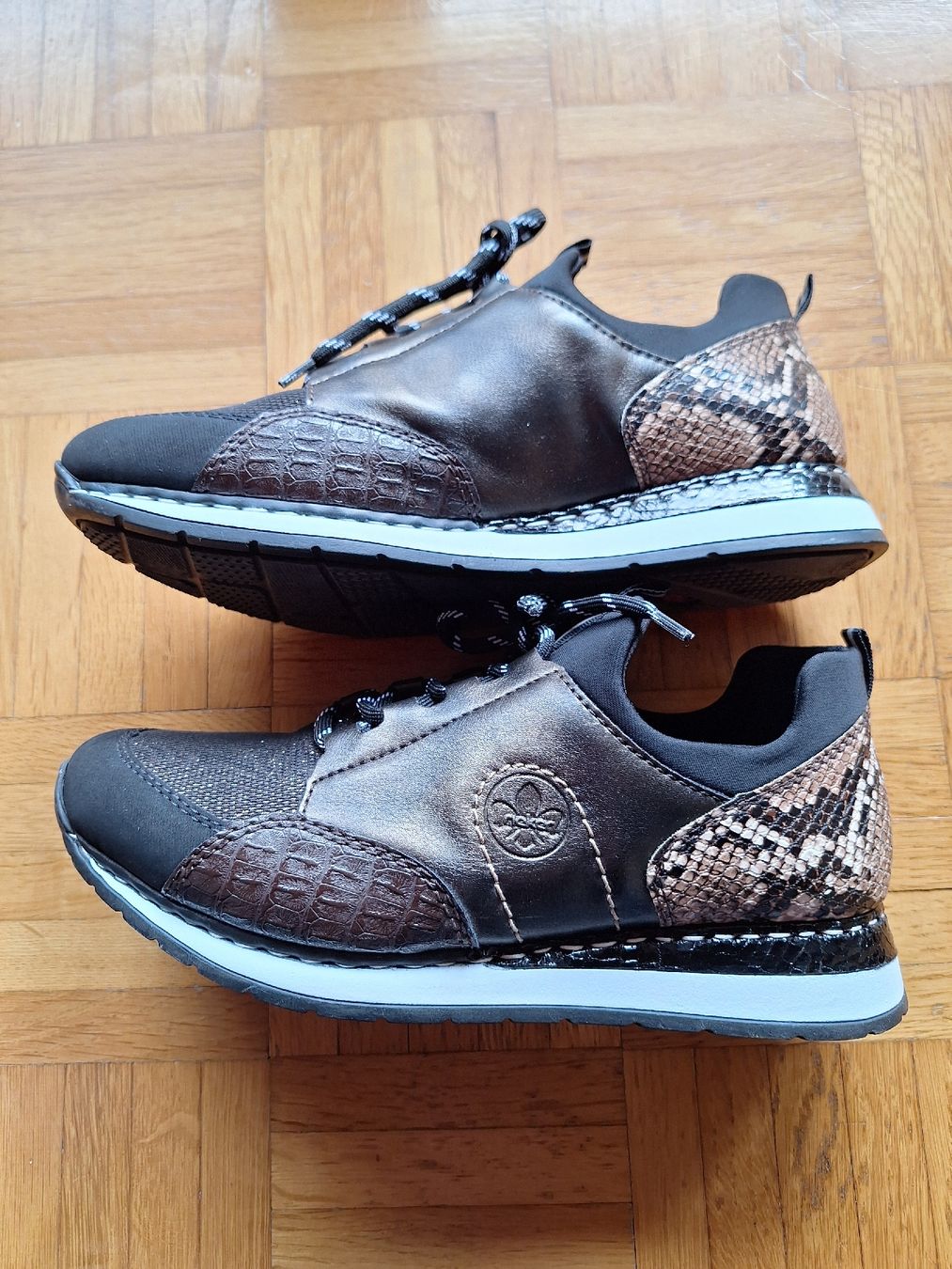 Rieker Scarpe da donna: NEUE Sneaker von rieker, gr. 38 – Nuovo e nell'imballaggio originale da Utzigen venduto da Velvet8
