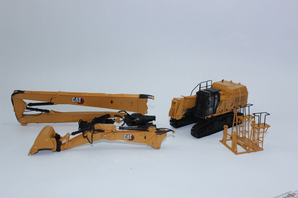 Caterpillar Kit di modellismo & Modellini statici: DieCast Masters 85663 352UHD – Nuovo (secondo la descrizione) da Dagmersellen venduto da FBM-Bacheli 1