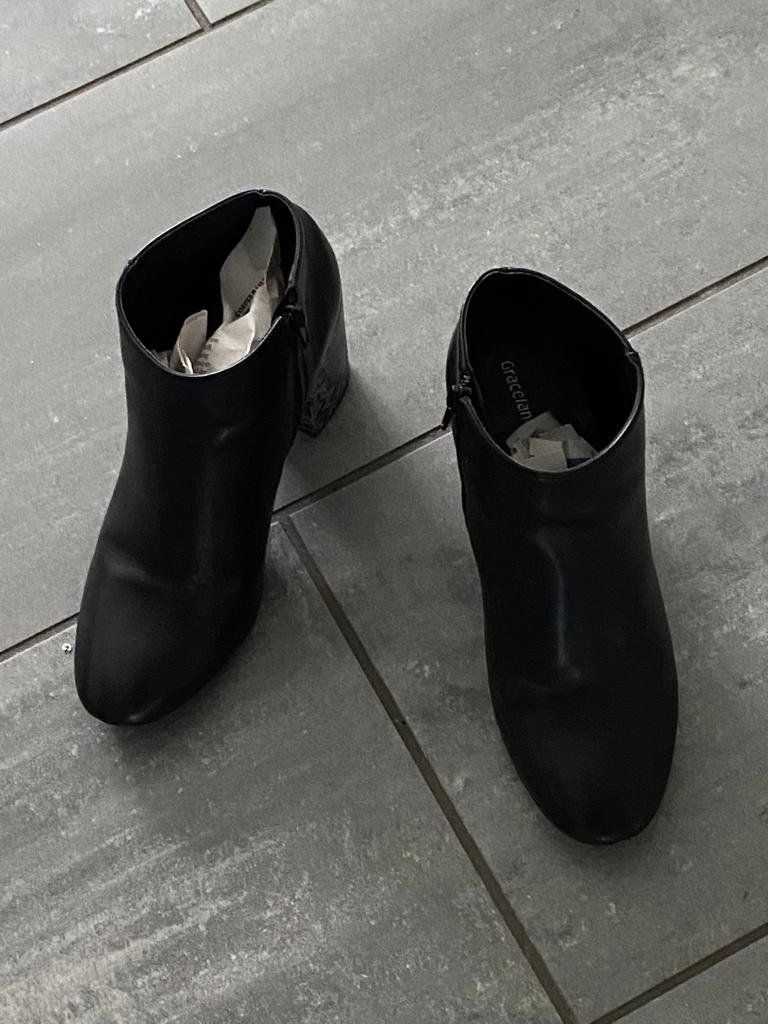 Scarpe da donna: Stiefeletten Gr. 41 – Usato da Thalwil venduto da Briscolina 1