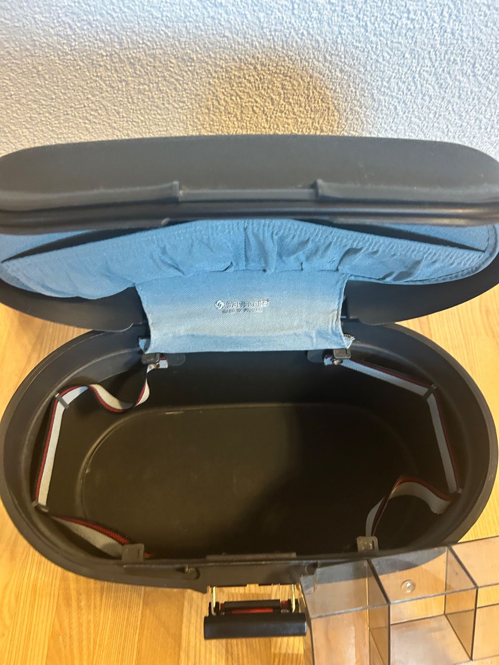 Samsonite Valigie: Samsonite Kosmetikkoffer – Usato da Brüttisellen venduto da ThommyK 2