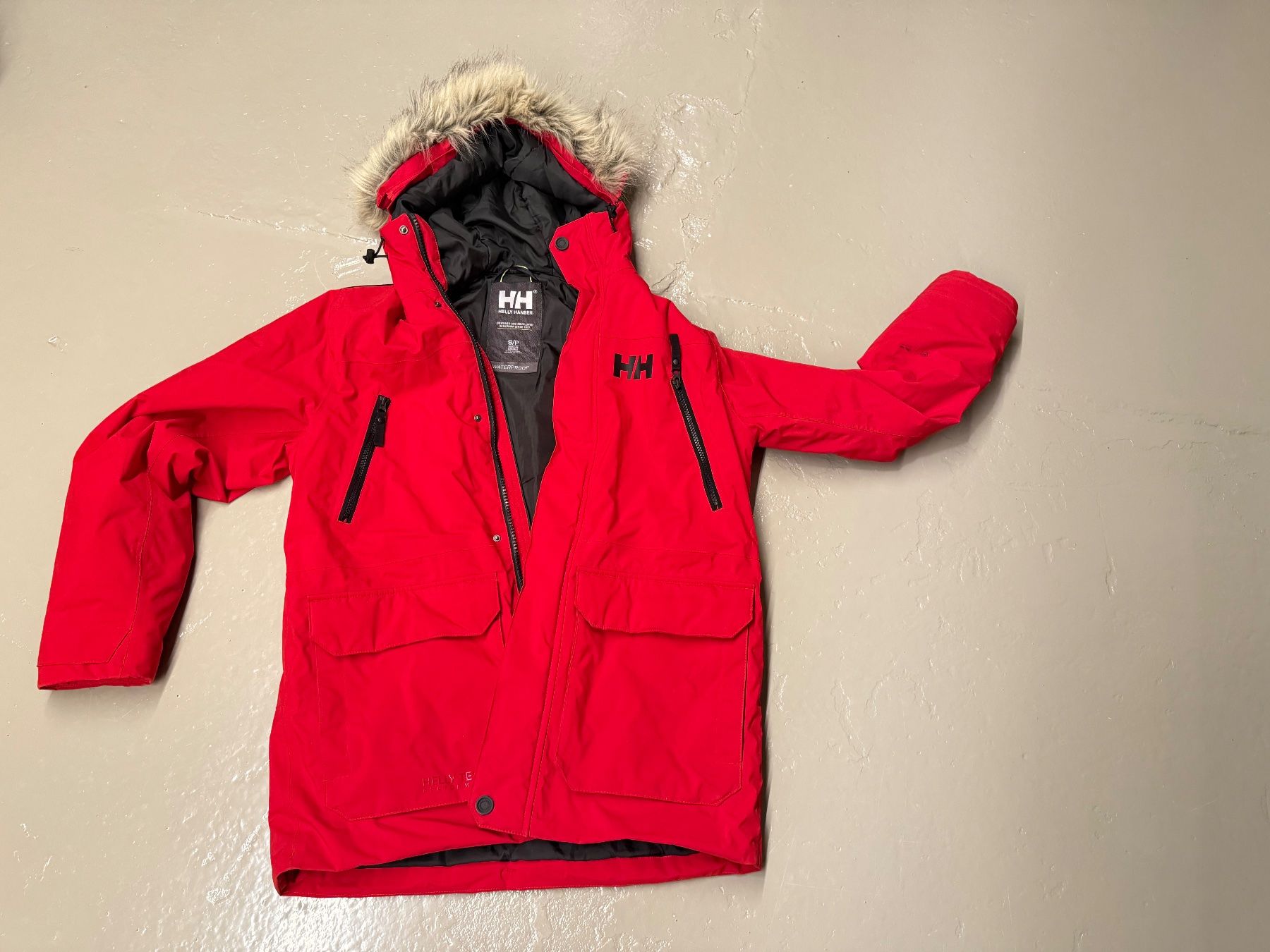 Helly Hansen Giacche: Helly Hanson Jacke rot Gr. S – Usato da Männedorf venduto da Patisa 1