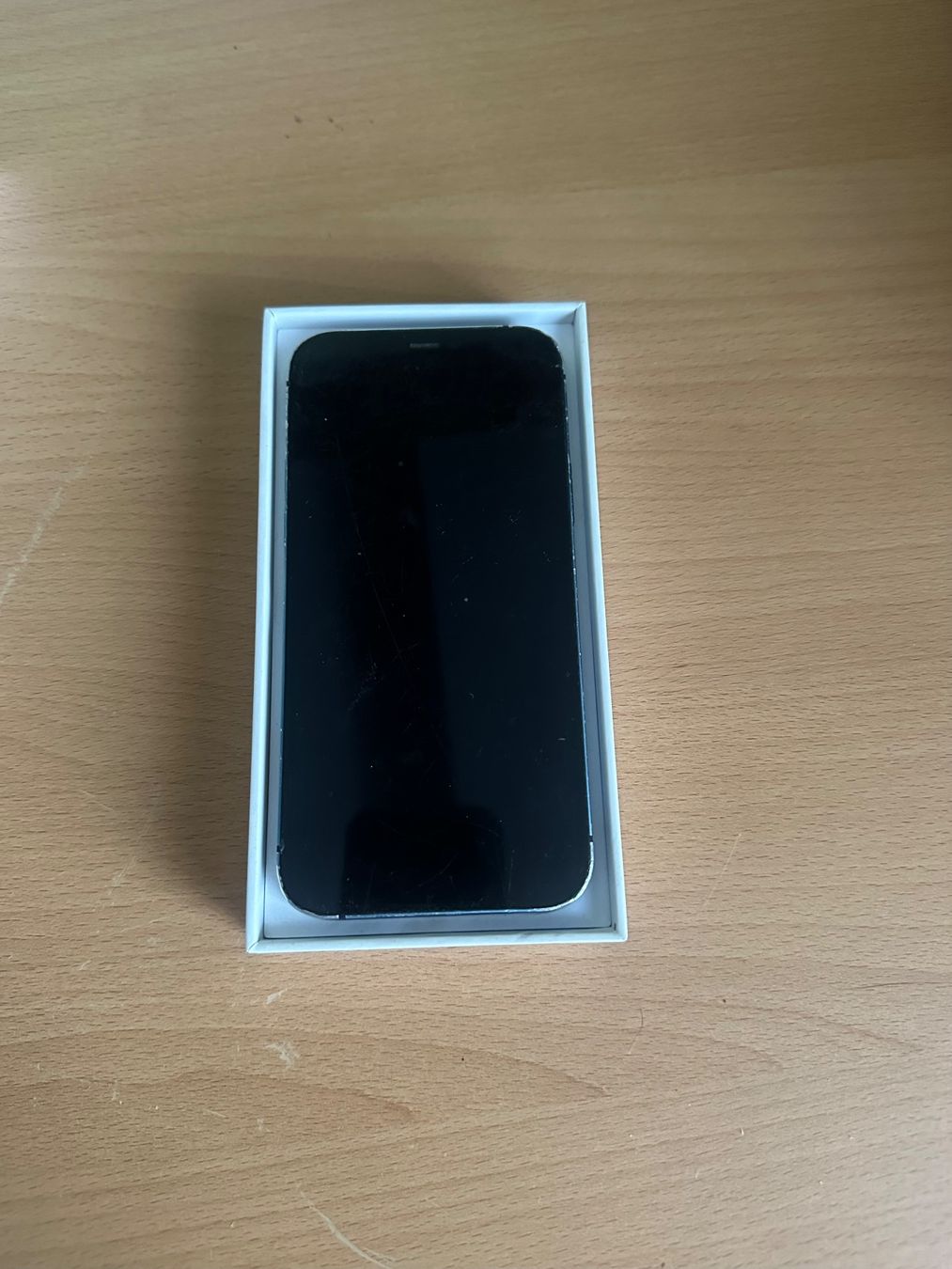 Apple Handys / Smartphones: Iphone 12 64gb – Defekt aus Cham von Valentin.S