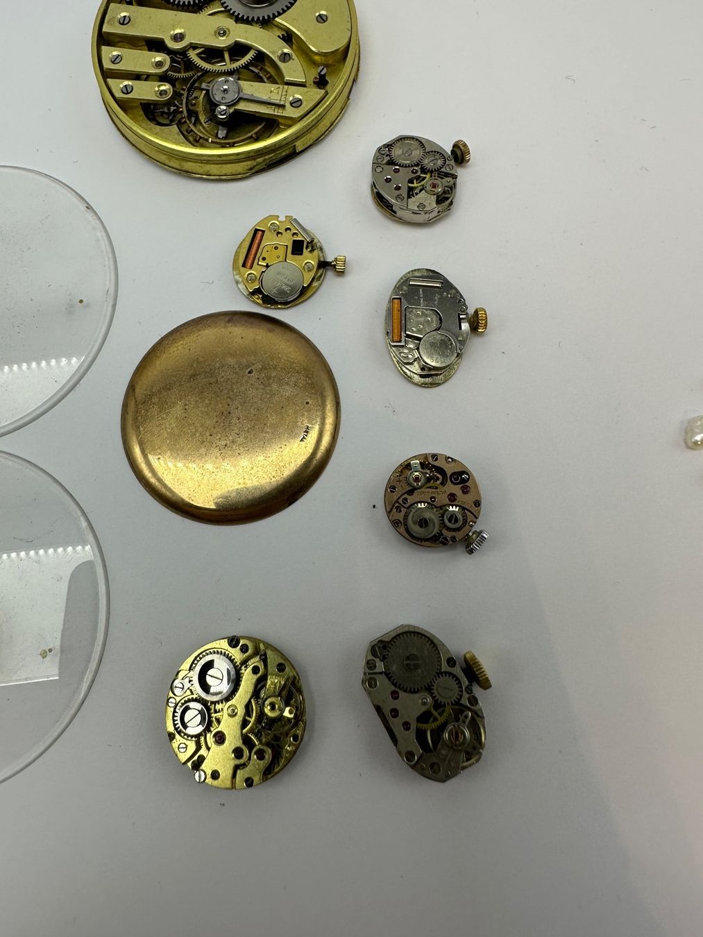 Orologi: Uhrwerke, Uhren Ersatzteile Konvolut – Usato da Brüttisellen venduto da AlphaOmega05 2