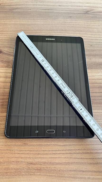 Samsung Tablet PC: Tablet SAMSUNG Galaxy Tab A 9.7 - SM-T555 – Usato da Ersigen venduto da Resuss 2