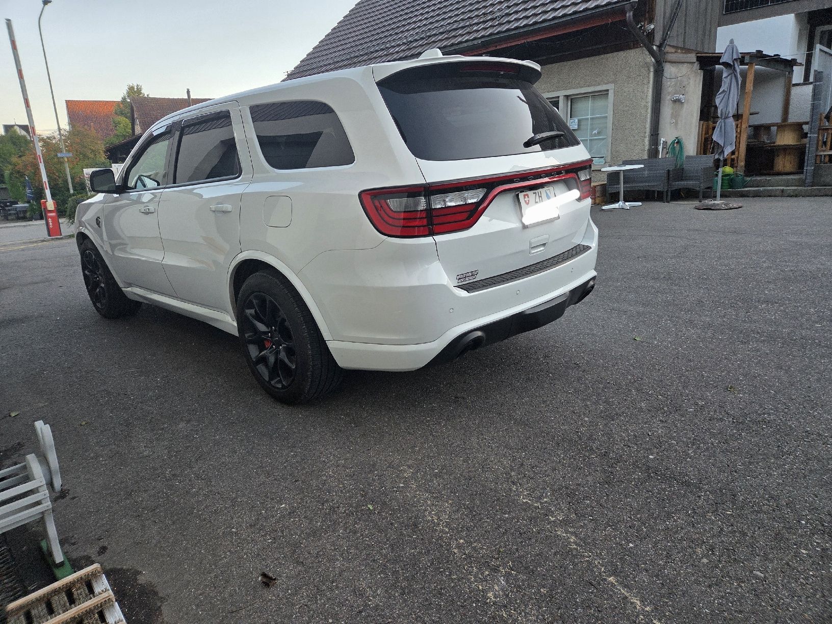 Dodge Autos: DODGE Durango SRT Hellcat (6200 Km) – Gebraucht aus Oberhasli von General-Dealer 4