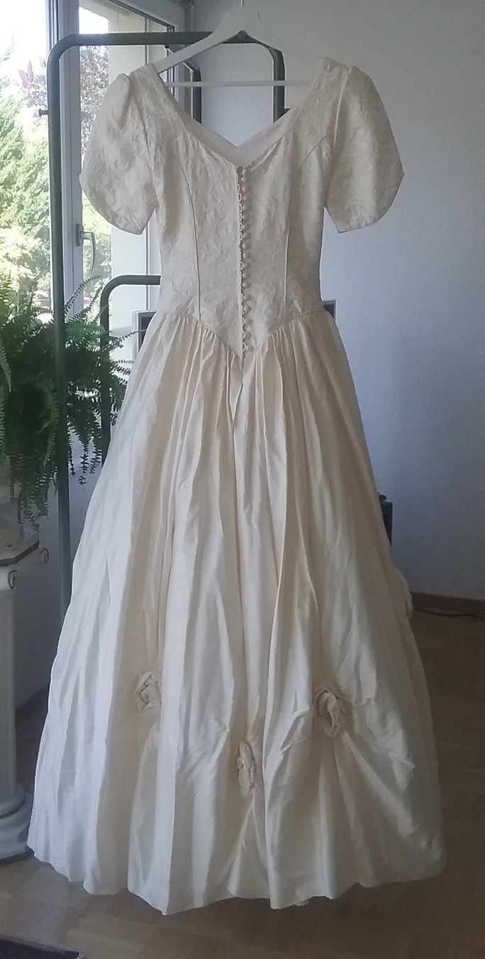 Vestiti: Brautkleid aus Rohseide – Usato da Thalwil venduto da Hcdavalanche 1
