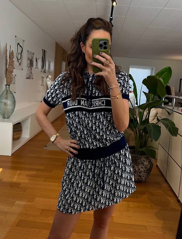 Dior Vestiti: DIOR KLEID NAVY LOGO – Nuovo (secondo la descrizione) da Schwyz venduto da bofb