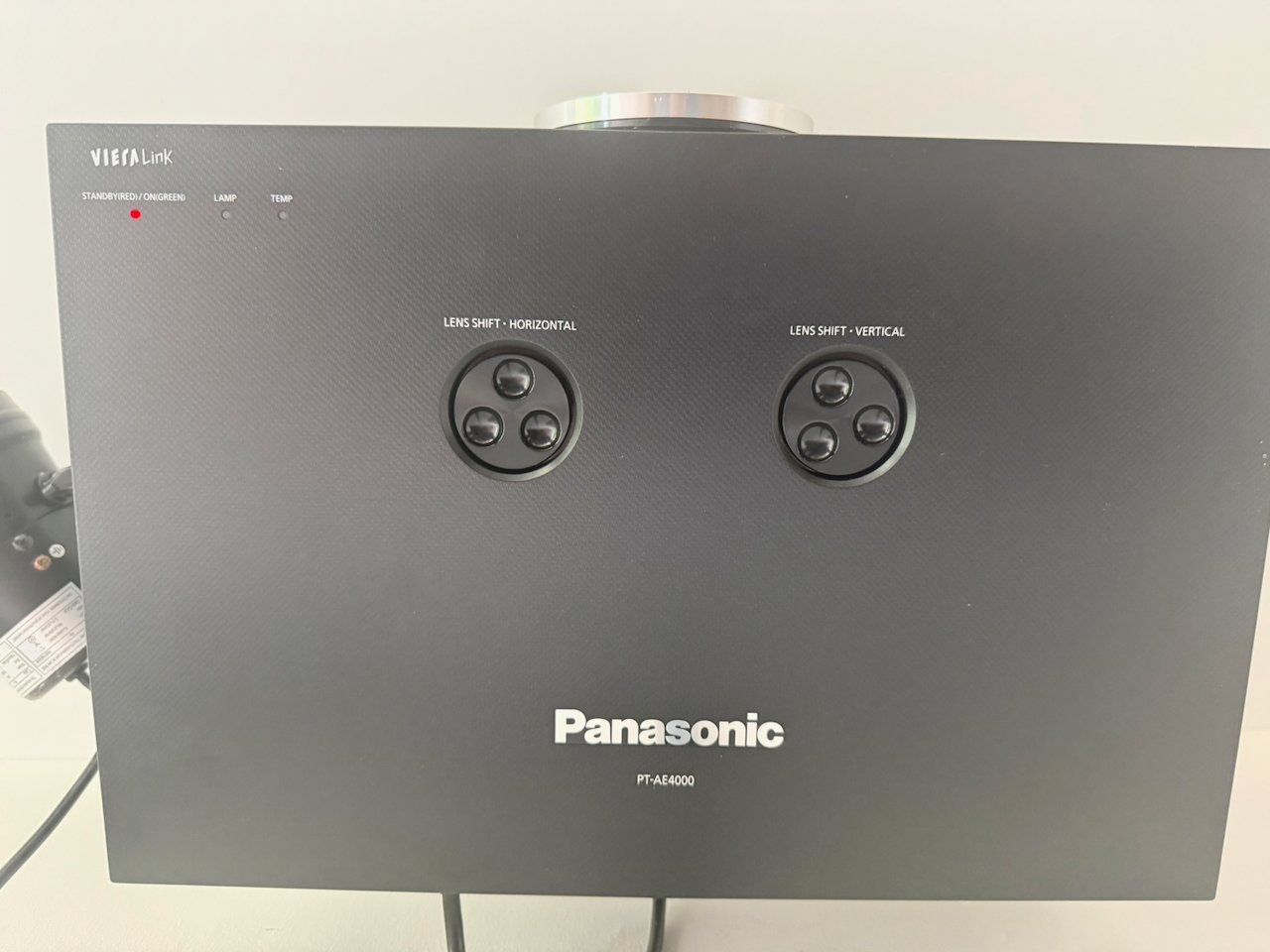 Panasonic Proiettori: Panasonic PT-AE4000 Full-HD-Heimkinobeamer – Usato da Zürich venduto da jowitte